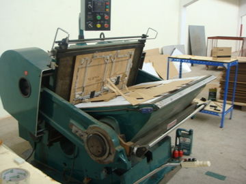 Máquina vincando do cartão ondulado e cortando lisa manual 5.5kw/7.5kw